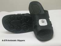 Anti-Static Comfort Slippers with soft, profiled sole. Material: SPU, Surface resitivity : 10e6 to10e8.  SIZES: 40, 41,42, 43,44