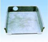 Removal of one end of the tray